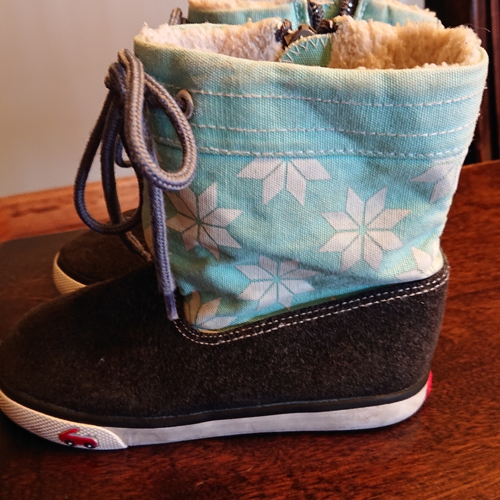 See Kai run sneaker boot size 8